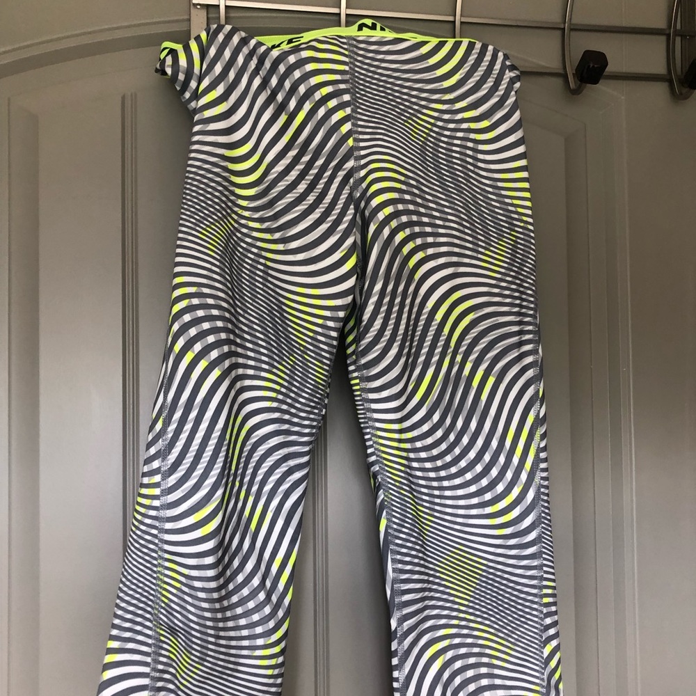 Nike Capri neon leggings
